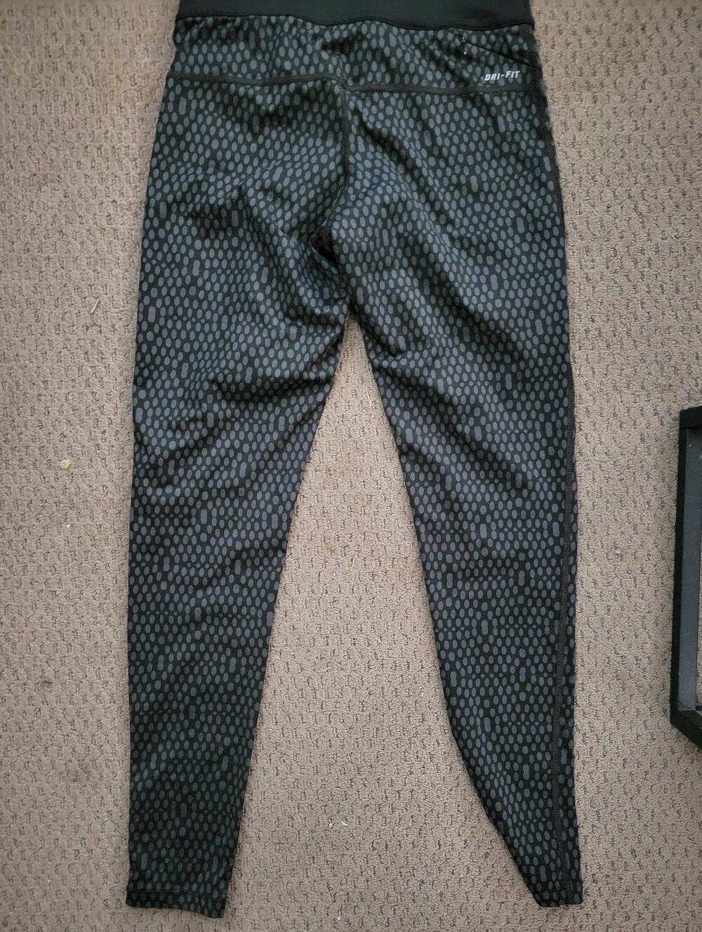 Cute Nike Dri-Fit Black/Gray Dotted Workout Leggings-Size Small-EUC - Picture 2 of 4